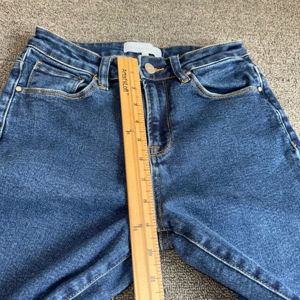 Risen Jeans Medium Wash Straight Leg High Rise Denim Blue Size 3/26 Casual Wear
